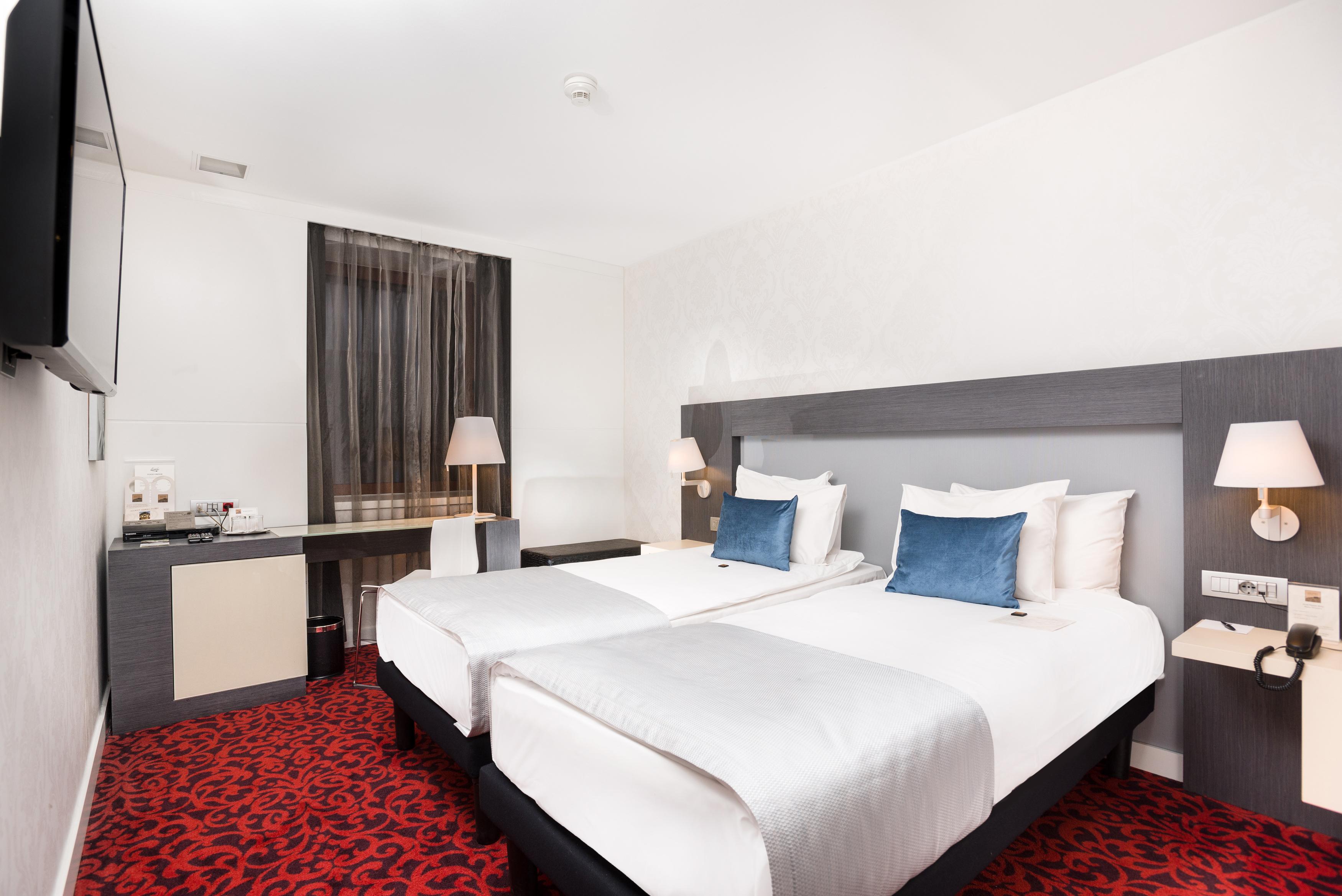 Eurostars Palazzo Zichy Hotel Budapest Luaran gambar