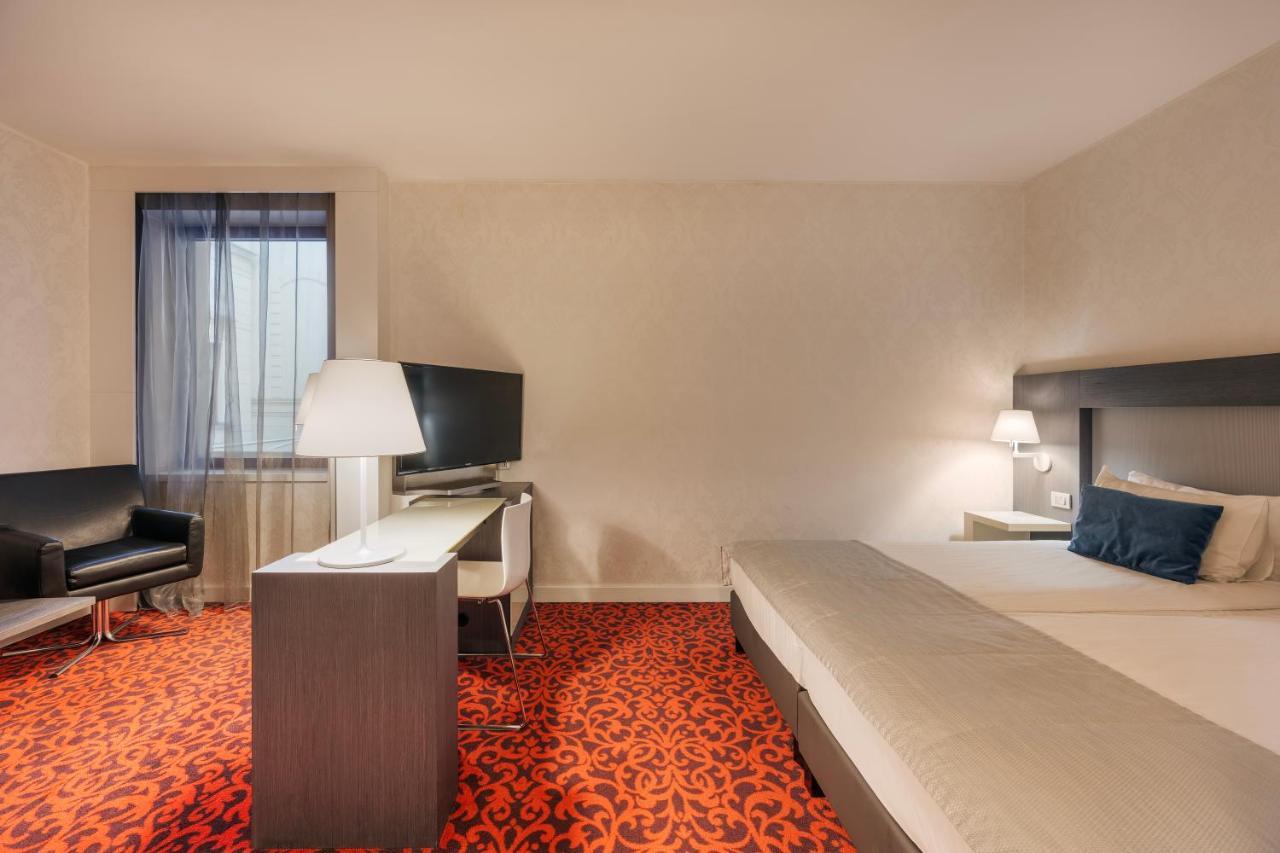 Eurostars Palazzo Zichy Hotel Budapest Luaran gambar