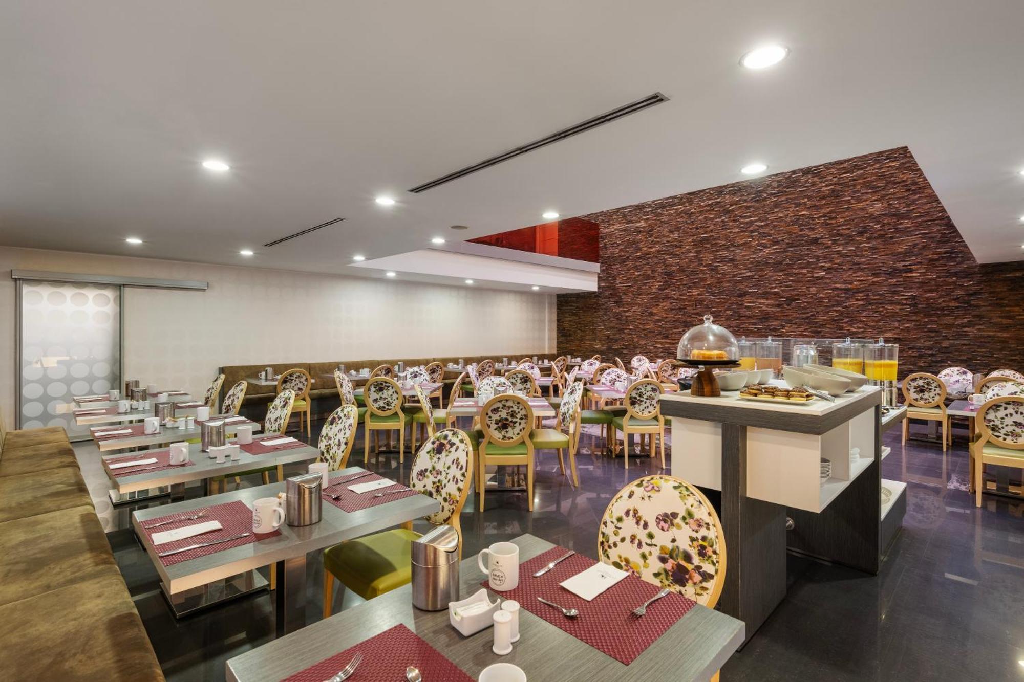 Eurostars Palazzo Zichy Hotel Budapest Luaran gambar