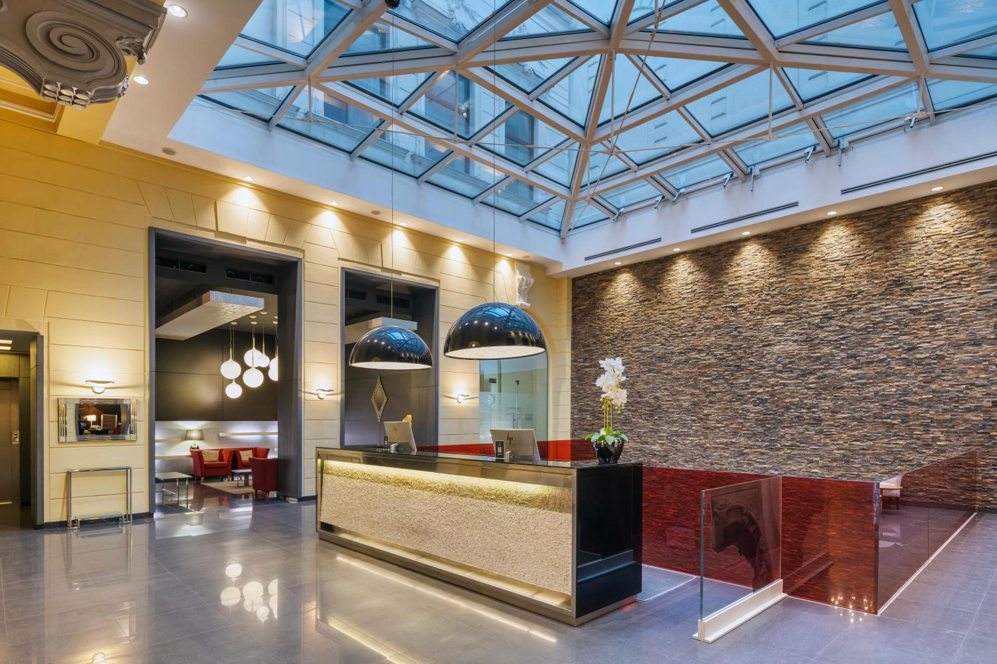 Eurostars Palazzo Zichy Hotel Budapest Luaran gambar